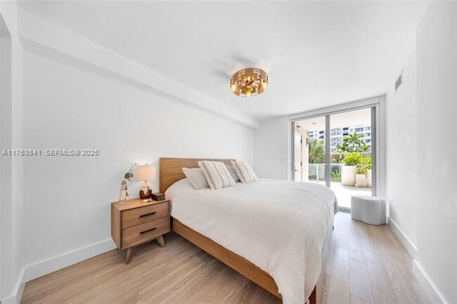 Building Photo - 1025 92nd St