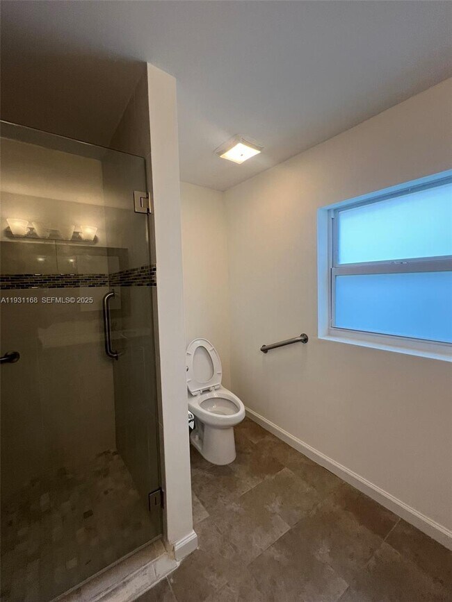 Building Photo - 9030 SW 40th Terrace