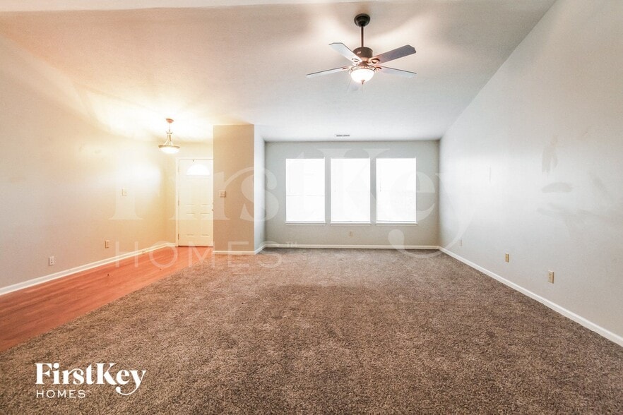 Building Photo - 41 Knoll Ln