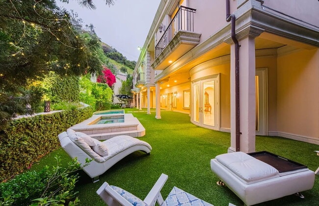 Building Photo - NO MIN CREDIT SCORE REQUIRED, BK OKAY, PAST EVICTION OKAY!, BACKGROUND FRIENDLY. Apply at "The Re...