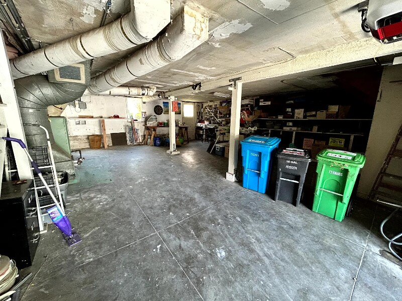 Building Photo - 2127 Cabrillo St