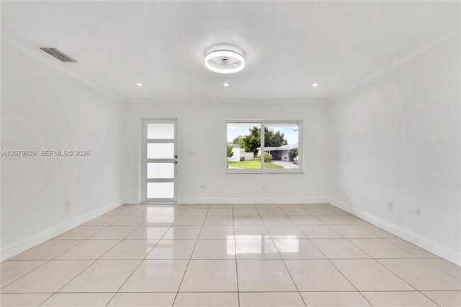 Building Photo - 3250 SW 72nd Ct