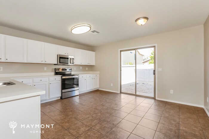 Building Photo - 2328 E Meadow Chase Dr