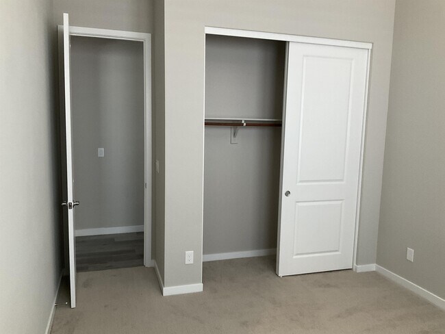 Building Photo - 598 Sandpiper Run Ln