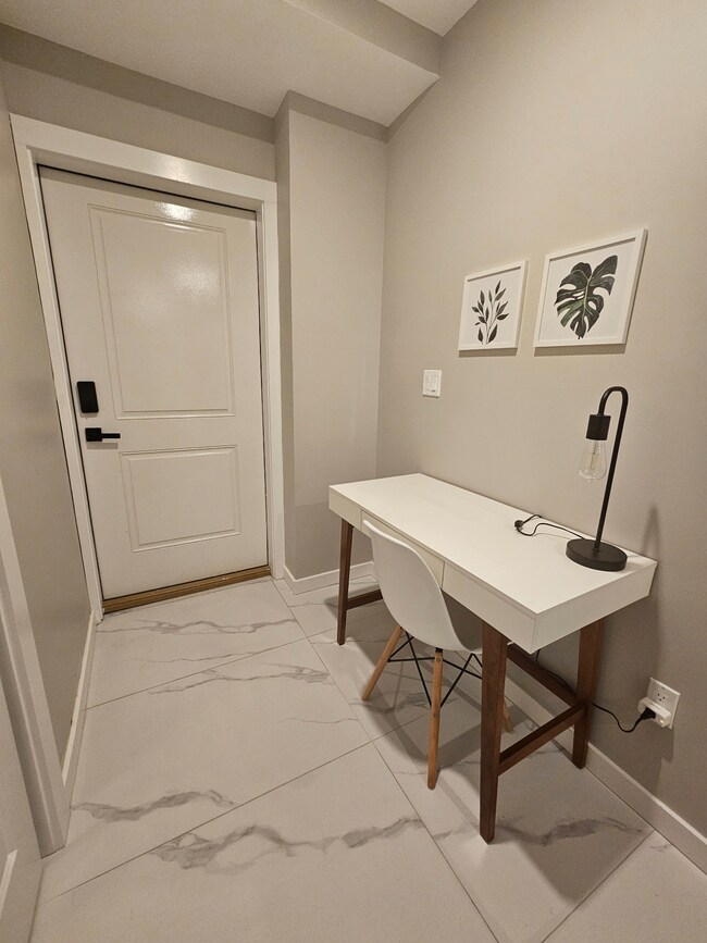 Building Photo - 1487 5th Ave