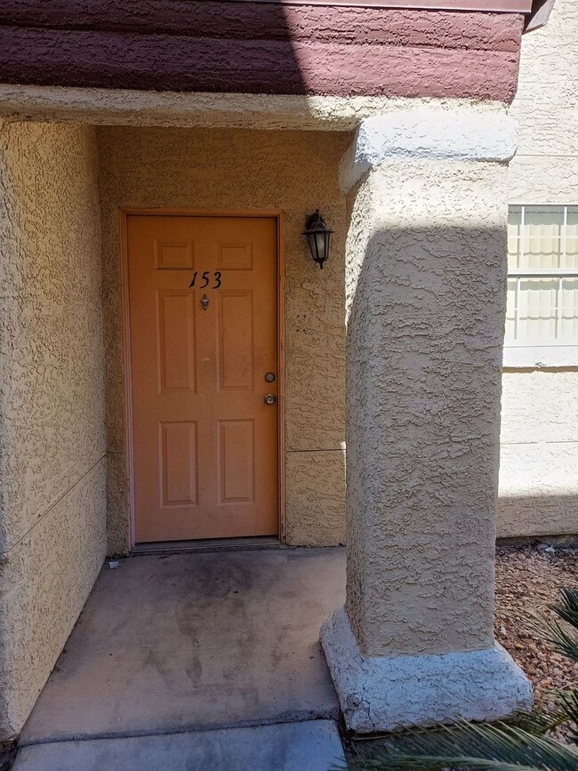 Building Photo - 2-bedroom 2-bathroom residence located on ...