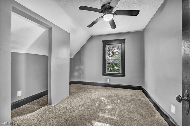 Building Photo - 2893 E 119th St