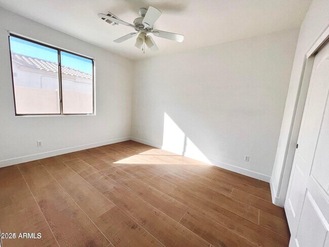 Building Photo - 18663 W Sunrise Dr