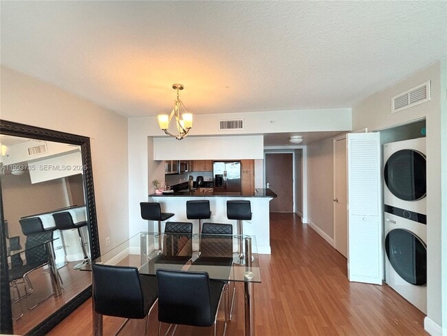 Building Photo - 31 SE 5th St