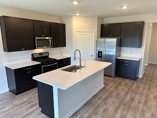 Building Photo - 113 Hunter's Rdg Dr