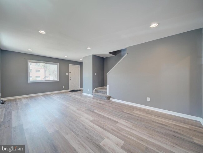 Building Photo - 2611 Keating St