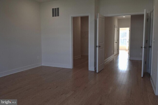 Building Photo - 23079 Sullivans Cove Sq