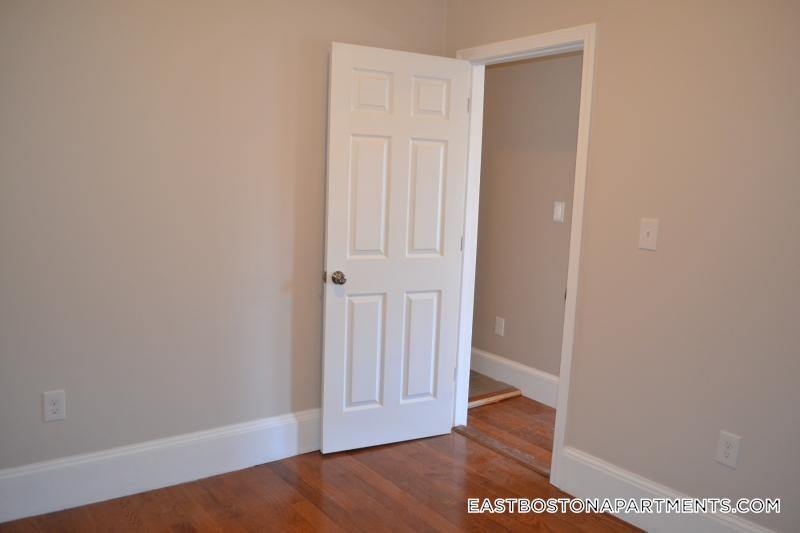 Building Photo - 241 Maverick St