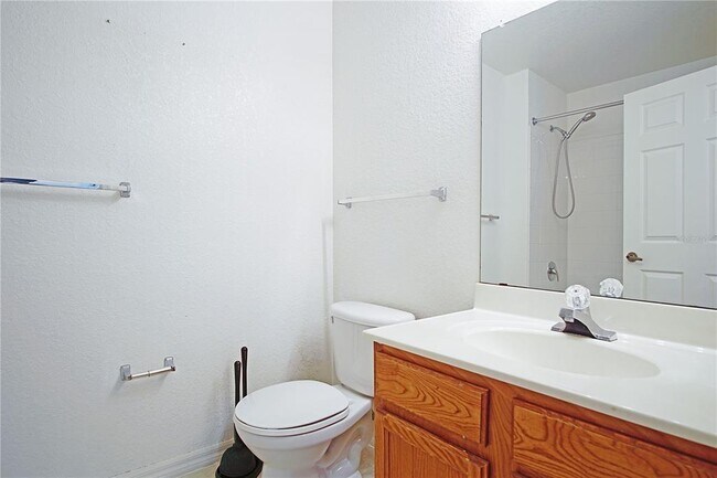 Building Photo - 4562 Yellowgold Rd E