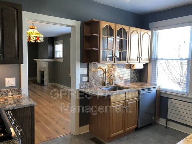 Building Photo - 357 Washington Ave