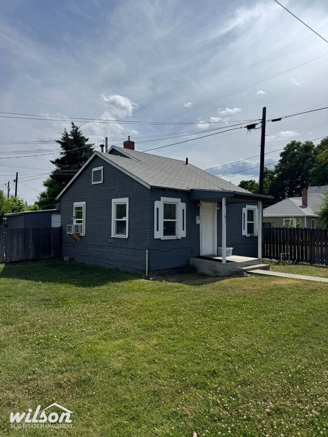 Primary Photo - 2bd/1ba House Near Davis High School!