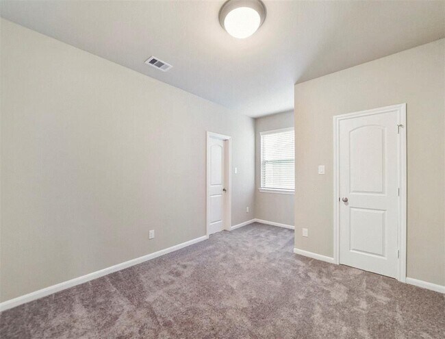 Building Photo - 2554 Terrace Point Dr