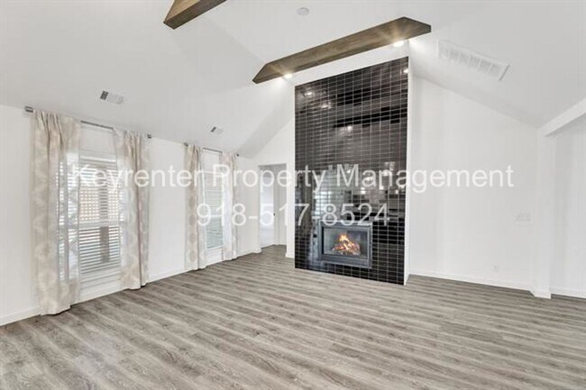 Building Photo - 7104 S Kalanchoe Ave