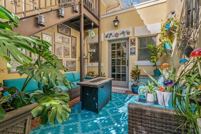 Building Photo - 509 S Willow Ave