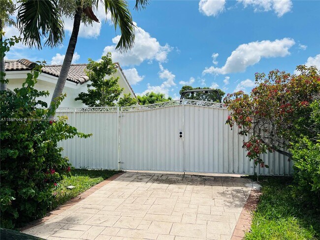 Building Photo - 15765 SW 139th Ave