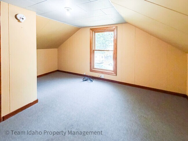 Building Photo - 1203 S Logan St