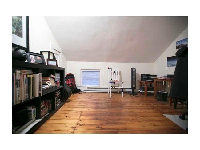 Building Photo - 186 Carpenter St