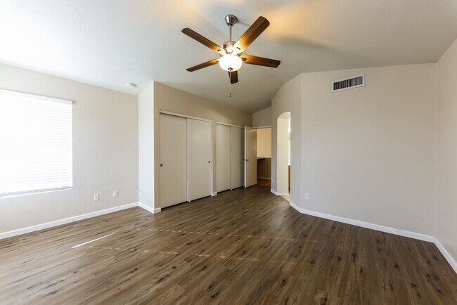 Building Photo - 20835 N 2nd Ave