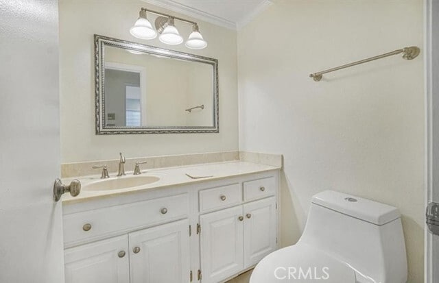 Building Photo - 6011 E Queens Dr