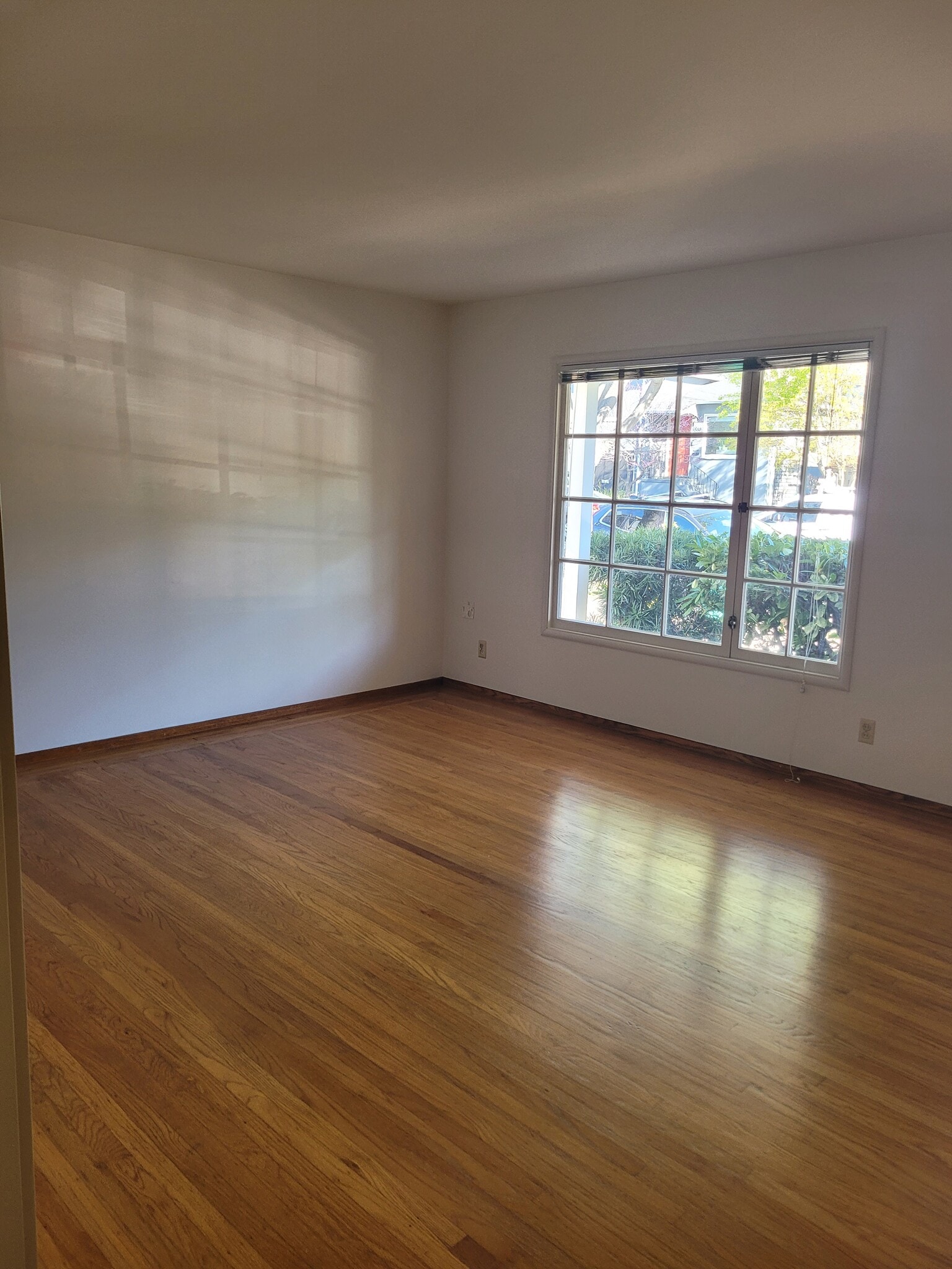 Building Photo - 5363 James Ave