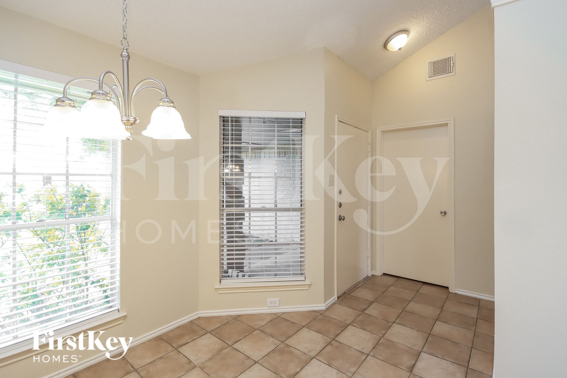 Building Photo - 17002 Enchanted Cir E