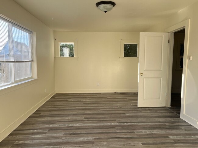 Building Photo - 19fiel