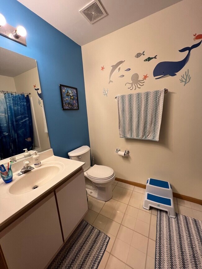 Building Photo - 1327 Fox Chase Dr