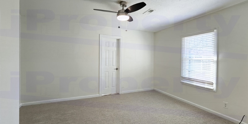 Building Photo - 106 Smith St