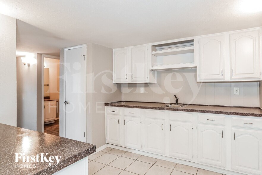 Building Photo - 16939 Macleish Dr
