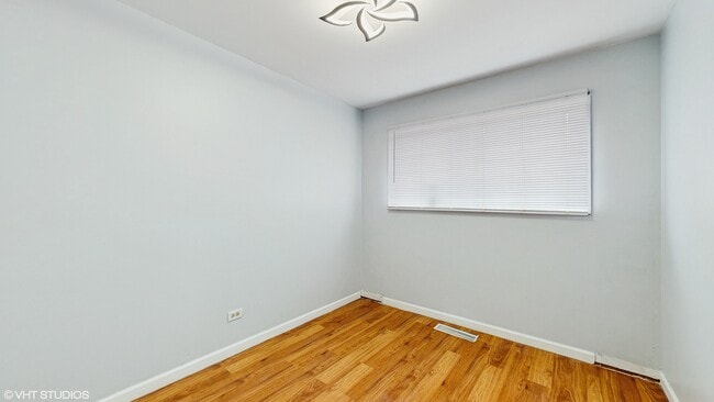 Building Photo - 1317 Mackinaw Ave