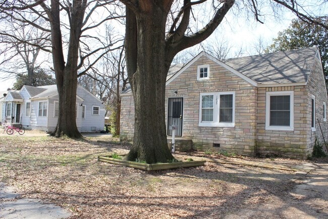 Building Photo - 1235 Dyer Pl