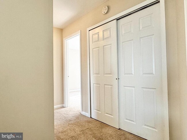 Building Photo - 9 Kimberly Dr