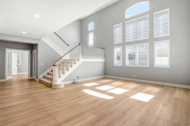 Building Photo - 4386 Bayhill Ln