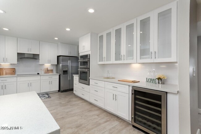 Building Photo - 4614 S Kachina Dr