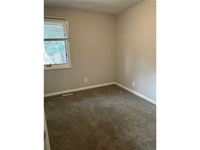 Building Photo - 8390 Able St NE