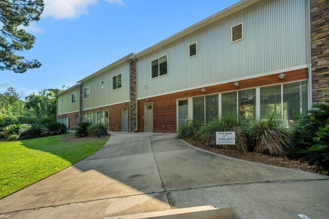 Building Photo - 1821 Buford Ct