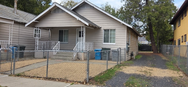 Building Photo - 1500 Pomona Ave