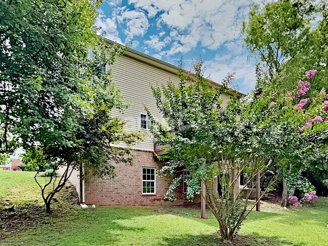 Building Photo - 982 Acadia Ct