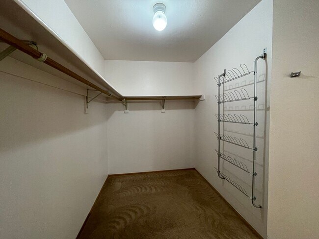 Building Photo - 274 Garver Ln