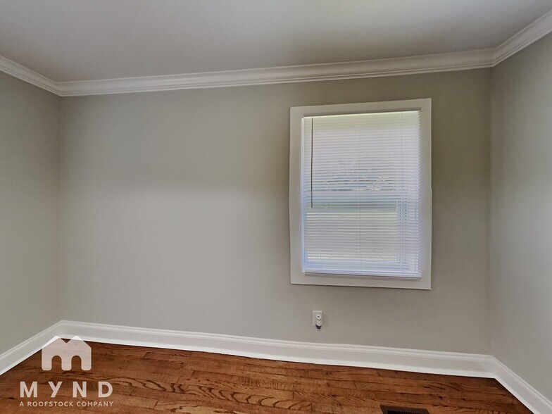 Building Photo - 1609 Rushing St