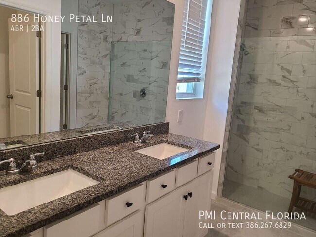 Building Photo - 886 Honey Petal Ln