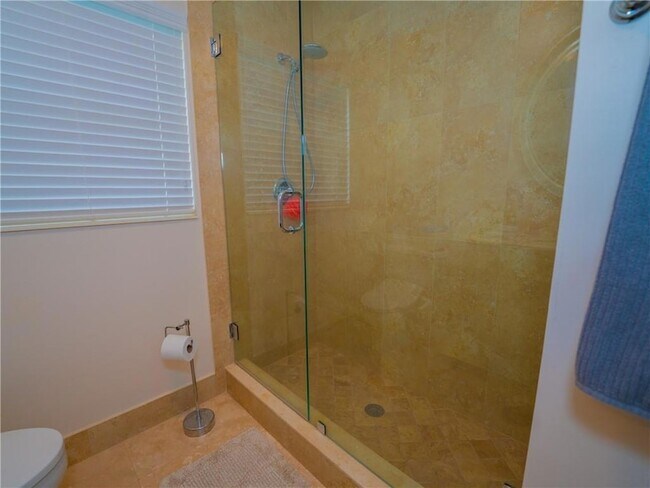 Building Photo - 20107 Ocean Key Dr