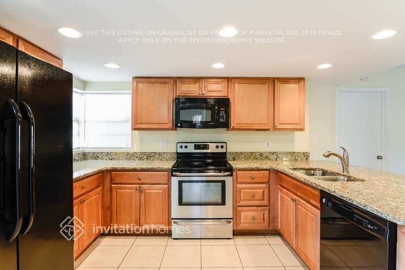 Building Photo - 10710 Wingate Dr