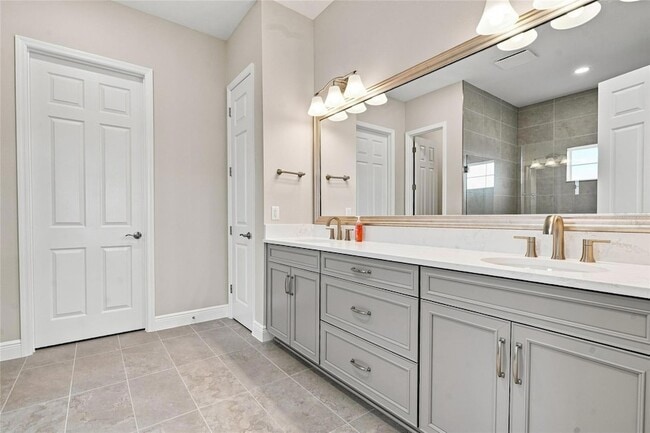 Building Photo - 10064 Lilac Mnr Trce