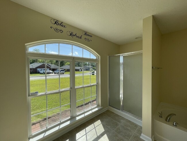 Building Photo - Home For Rent